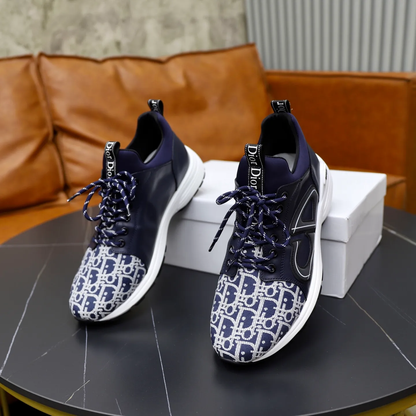 Ex-factory price: 462💰🙅‍♂️🙅‍♂️🙅‍♂️ Brand: Dior DIOR Standard code: 38-44 (45 customized) Grade: Same as the official website Material: Original material splicing Comfortable and breathable lining Lightweight and wear-resistant sports outsole Style category: Men's fashionable casual shoes Running sneakers Distinguished luxury brand elements Top luxury Color: actual picture color
